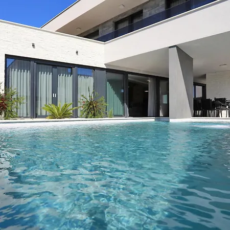Heated Pool Didov San Family Zaton (Zadar)